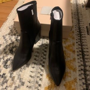 New Loeffler Randall black 8 1/2